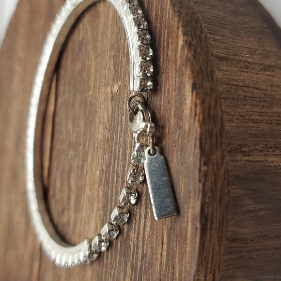 B2513 crystal bar bracelet - Picture 3 of 3